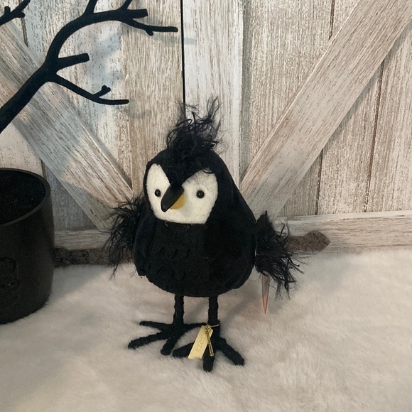 Target Hyde and Eek Halloween 2023 Featherly Friends Shadow Bird - Picture 1 of 7